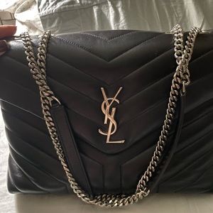 Saint Laurent
Loulou Medium YSL Matelasse Calfskin Flap-Top Shoulder Bag ❌sold❌